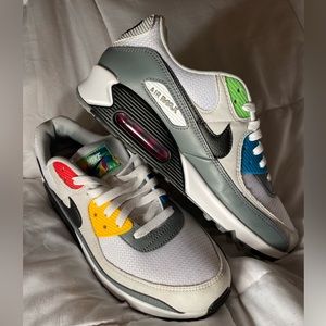 Nike Air Max 90 Essential Peace, love, Swoosh Size 11 W/Original Box